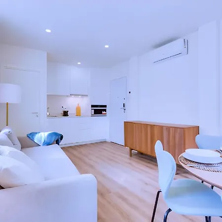 Graceful 1 Bedroom - G201 *